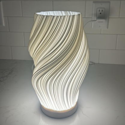 3D Lampe Bord – Justerbar Lysstyrke og Farve, Økologisk Design til Arbejdsplads